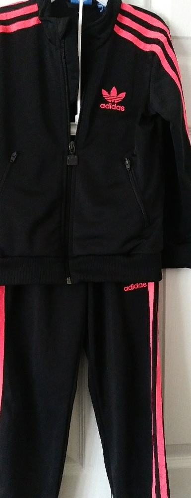 Adidas jogging outfit